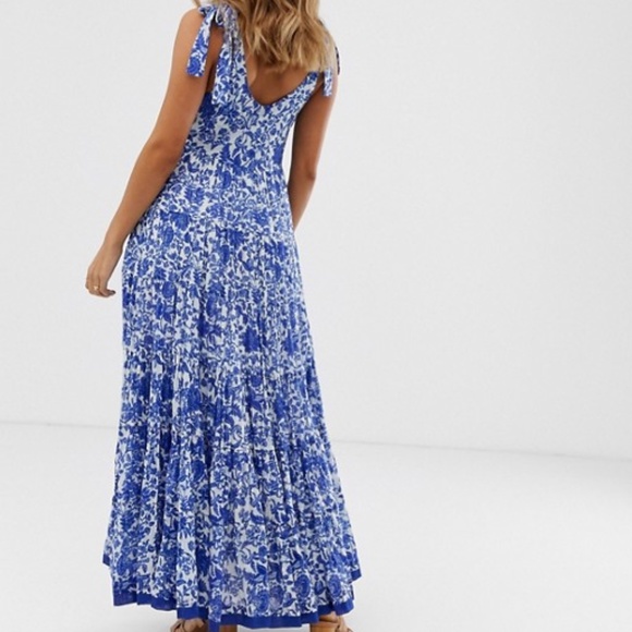 Free People Kikas Printed Midi Dress in Ivory - Picture 4 of 13